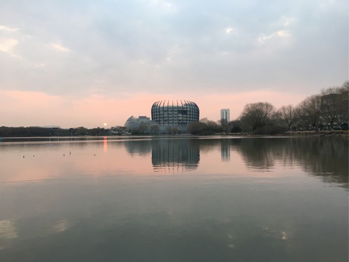 東華大學(xué)